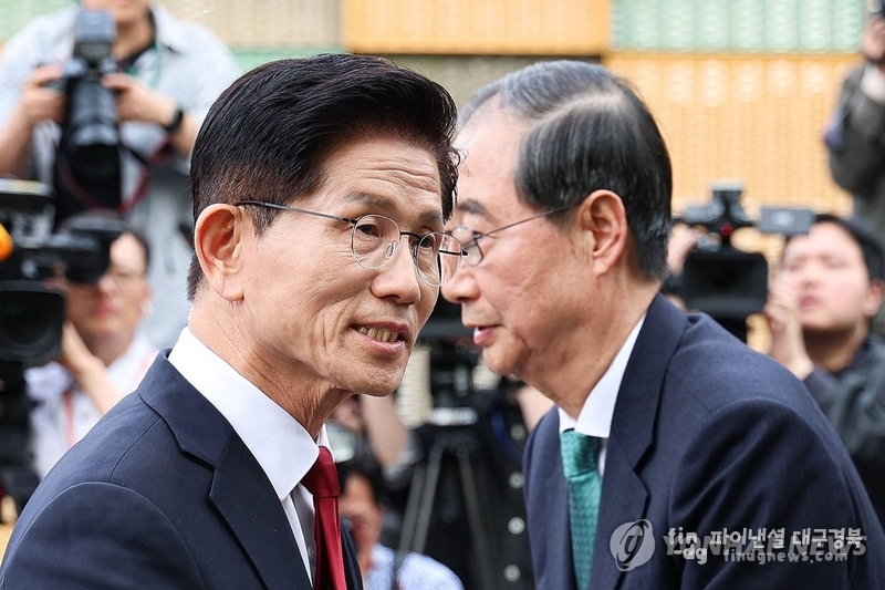 김문수 후보와 한덕수 후보 ⓒ연합