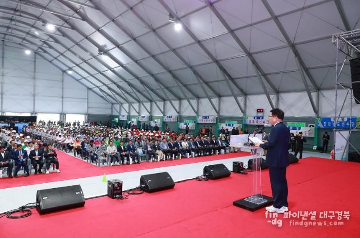 지난해 열린 2024 경북어르신생활체육대회에서 손병복 군수가 환영사를 하고있다.