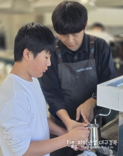 25년 자녀 성장지원 프로그램(바리스타 자격증 취득 교육 모습)